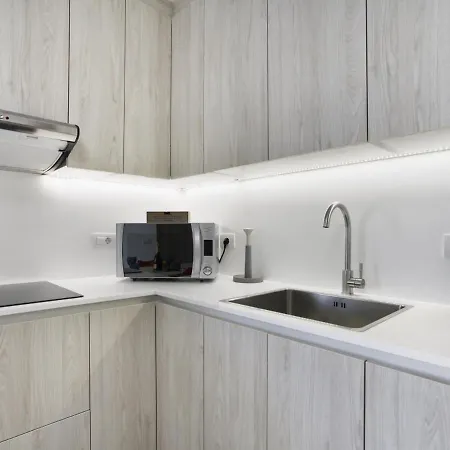 Golden Holidays, Heated Pool, Air Con, Internet, Parking 아파트