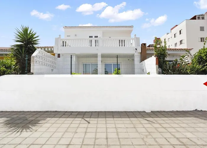 Golden Holidays, Heated Pool, Air Con, Internet, Parking Адехе