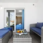 Golden Holidays, Heated Pool, Air Con, Internet, Parking 아파트