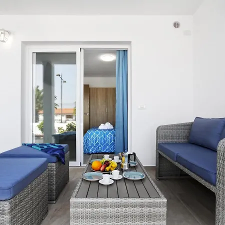 Golden Holidays, Heated Pool, Air Con, Internet, Parking Lägenhet