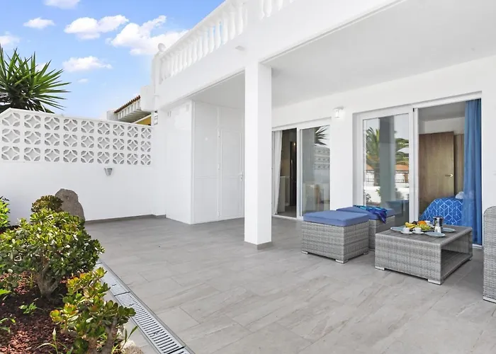 Golden Holidays, Heated Pool, Air Con, Internet, Parking Appartement