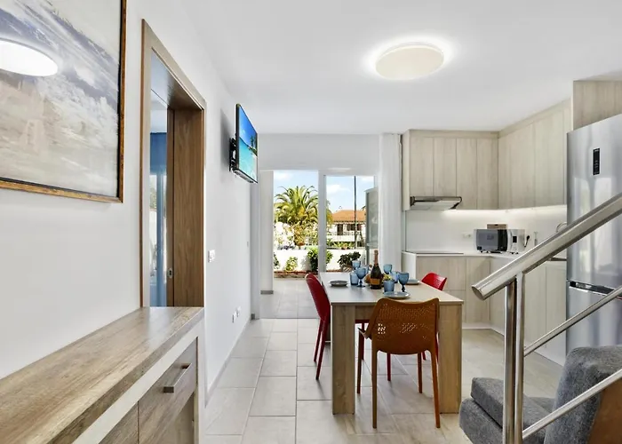 Golden Holidays, Heated Pool, Air Con, Internet, Parking Lägenhet Costa Adeje (Tenerife)