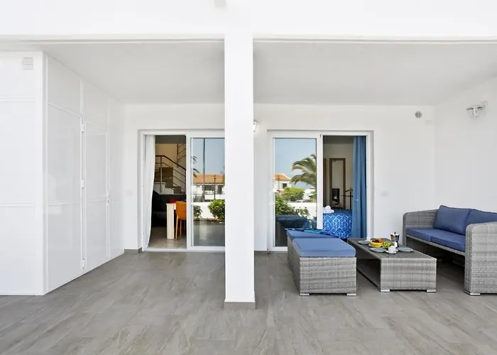 Golden Holidays, Heated Pool, Air Con, Internet, Parking Appartement Costa Adeje (Tenerife)