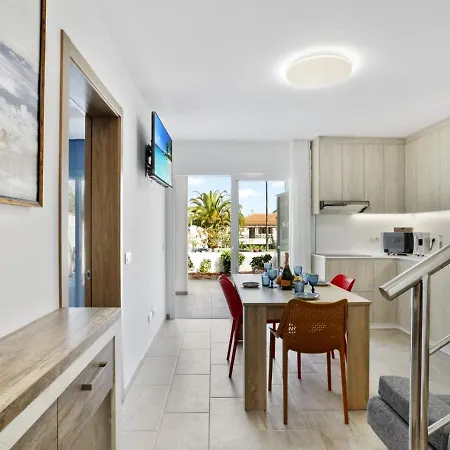 Golden Holidays, Heated Pool, Air Con, Internet, Parking Appartement Costa Adeje (Tenerife)