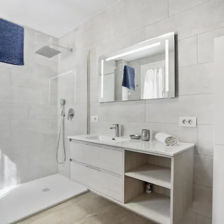 Golden Holidays, Heated Pool, Air Con, Internet, Parking Costa Adeje (Tenerife)